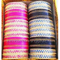 KKLKKL007 2 sets of bangles in 2 different colours. Each set contains 4 dozen bangles.