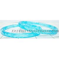 KKLKKN039 A pair of glass bangles with inlined design