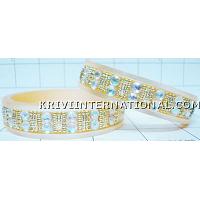KKLKKN041 A pair of acrylic broad bangles
