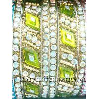 KKLKKND13 Package contains 2 broad and 4 thin lac bangles
