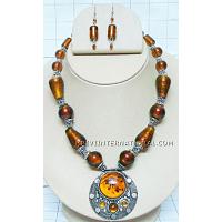 KNKTKOE22 Designer Glass Beads Necklace